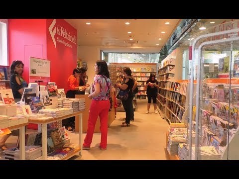 Napoli - Feltrinelli, nuovo store all'aeroporto di Capodichino (14.07.17)
