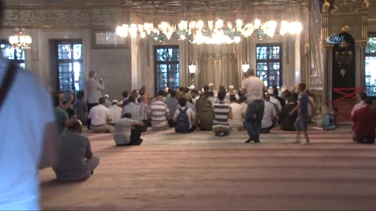 Şehitler Anıtı'na Vatandaşlardan Büyük İlgi