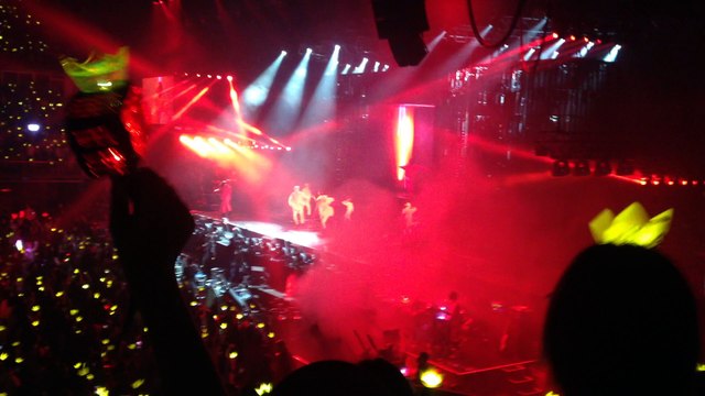 G Dragon World Tour Act III : M.O.T.T.E. in BKK 2017.7.8 cut 1