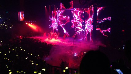 G Dragon World Tour Act III : M.O.T.T.E. in BKK 2017.7.8 cut 2