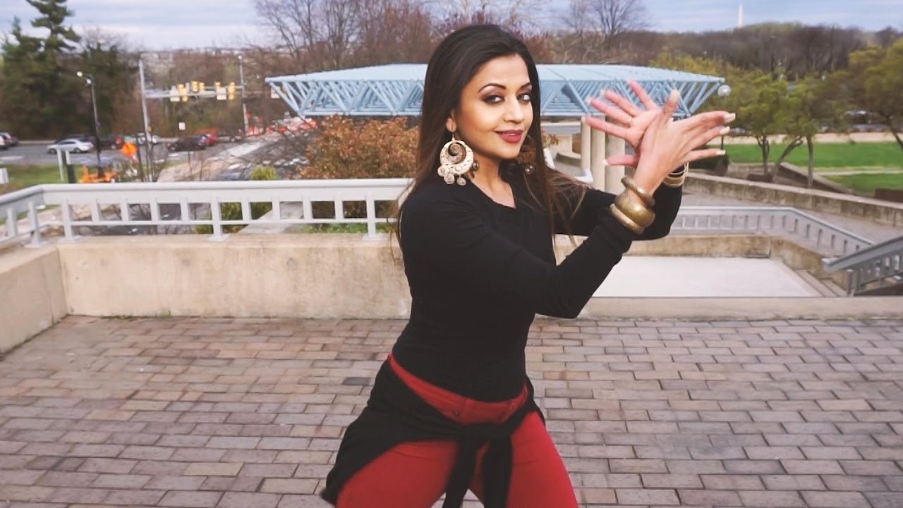 Cheez Badi - Machine _ QUICK CHOREOGRAPHY - (Expression-Focused) _ Bollywood Dan