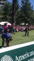Stephen Curry, Justin Timberlake et Tony Romo jouent au basket sur un terrain de golf