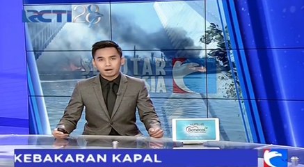 Meski Berbahaya, Warga Tetap Padati Lokasi Kebakaran Kapal di Pati