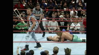 Owen Hart Attacks Los Boricuas (Raw 01.12.1998)