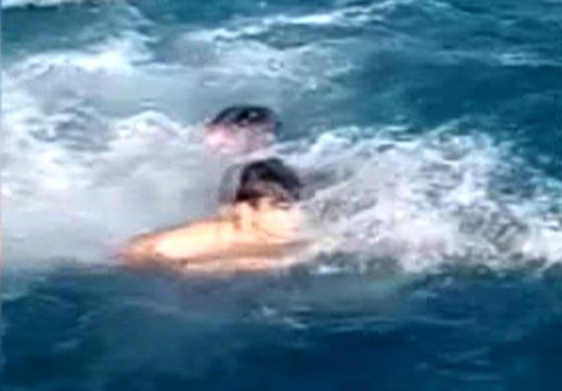 Bebek Sahilinde Denize Giren Genç Akıntıya Kapıldı
