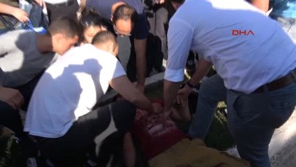 Erzurum Çarpmamak Için Refüje Çıktı, Kırdığı Ağaç Yayayı Yaraladı