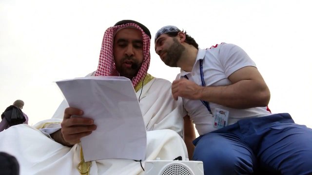 Mescidi Nebevi avlusunda cok güzel bir ilahi Yaklaştıkça yeşil kubbe görünür - Hafiz Metin Demirtaş. Danimarka Kocatepe Camii Umre 2017.Peygamberimizin huzurunda Yaklastikca Yeşil Kubbe görünür ilahisi. En güzel ilahi dinle. Ilahi dinle izle. Nasheed.