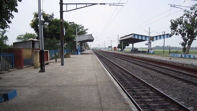 [HD] 30281 GZB WAP-7 blasting with Sealdah Duronto down the tracks