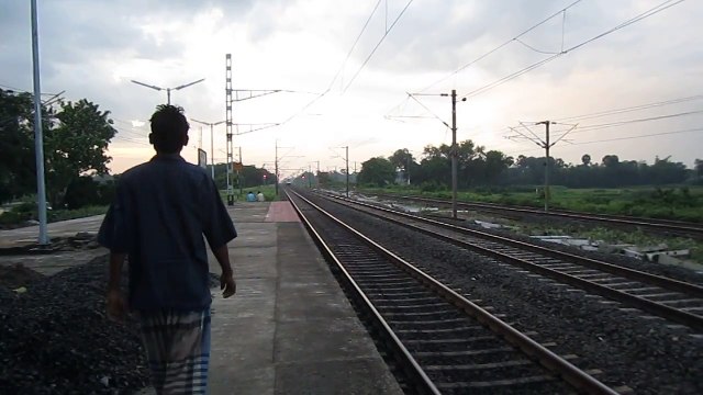 [HD] Sealdah Rajdhani running 8 Hrs Late with GZB WAP-7