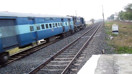 [HD] UDL WDM-3A blasting with Trivandrum - Guwahati Express