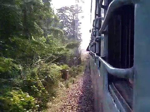 IRFCA-Vaishali Express overtaking Bagh Express at Bhagwanpur Station in Single Line Territory