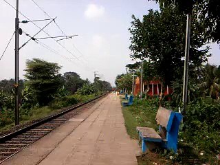Digha-Howrah Duronto tearing the tracks.3gp