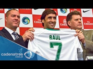Presentado Raúl González con el Cosmos de Nueva York