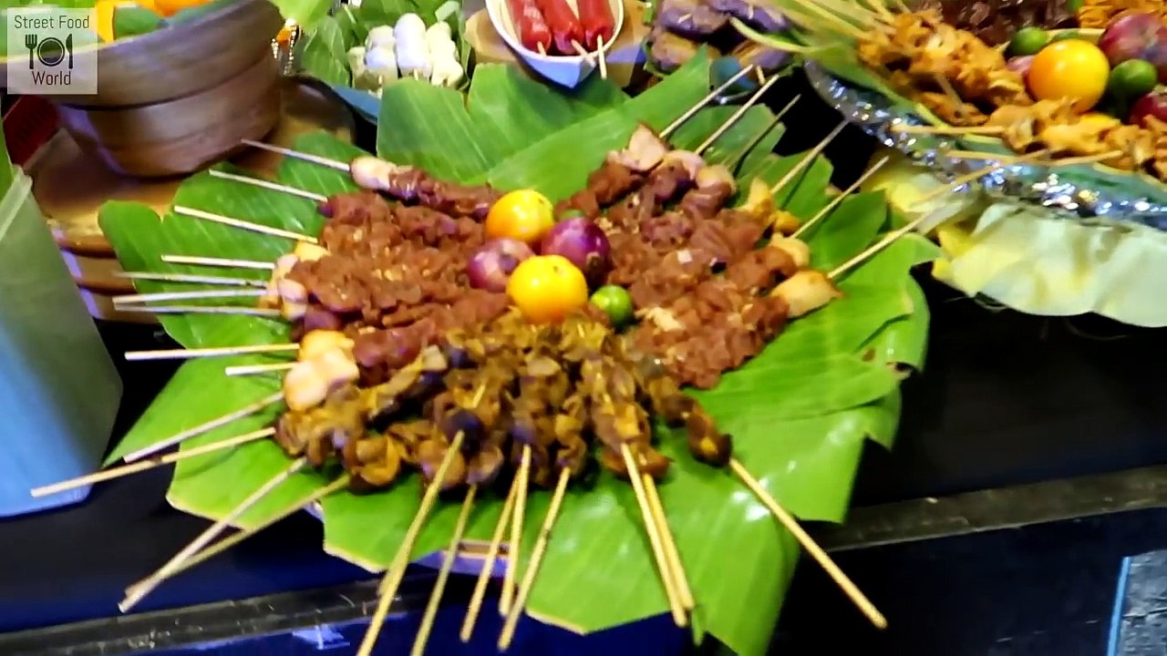 Street Food Around The World 01 - Night Market In The Philippines - Banchetto