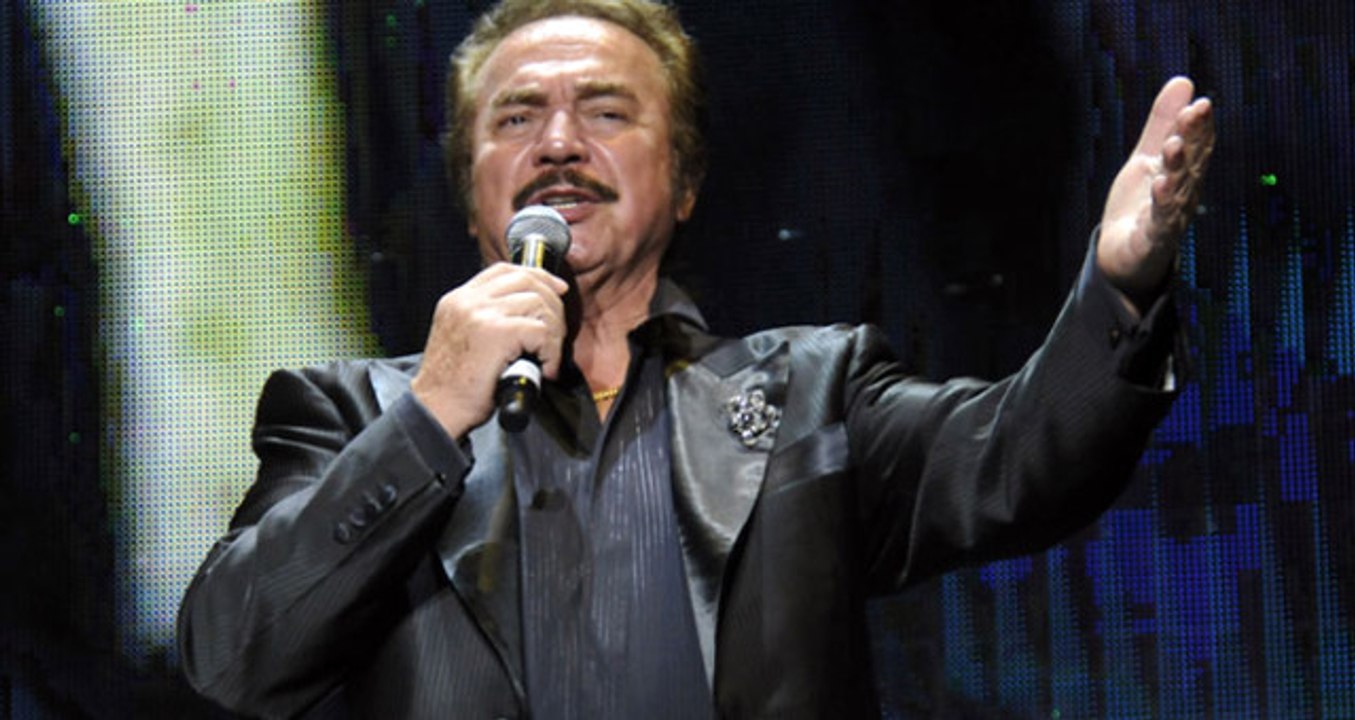 Playback'ten Şarkı Söylemek İsteyen Orhan Gencebay'a Yanlış Şarkı Çalındı