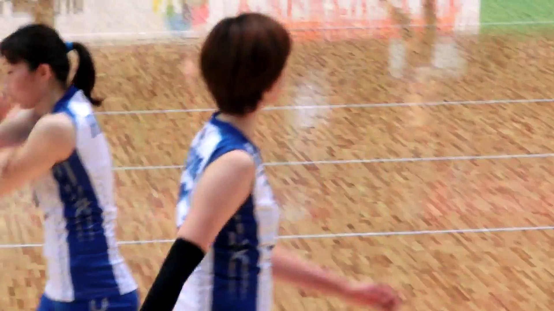 女子バレー 栗原恵と宮下遥の抱擁 Video Dailymotion