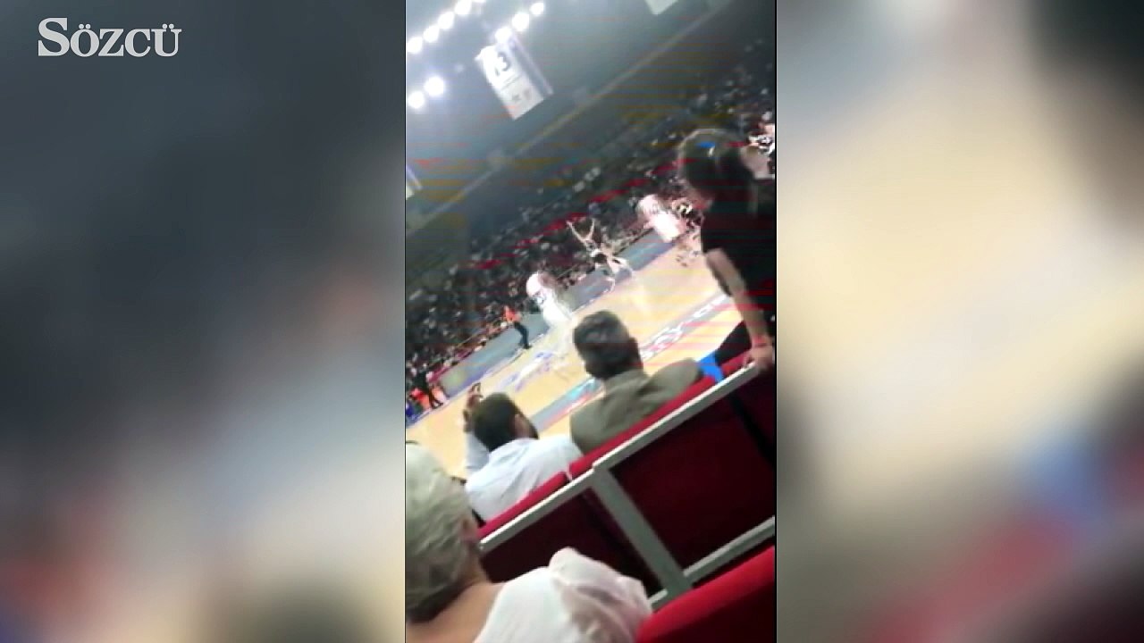 Fikret Orman Anadolu Efes taraftarı ile tartıştı