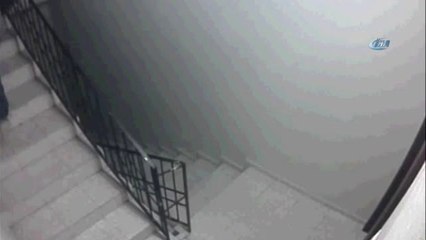 9 Evin Su Saatini Çalan Hırsız Güvenlik Kamerasına Yakalandı