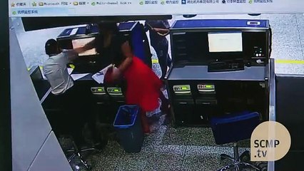 Elle gifle une employée Air France parce qu’elle a raté son avion