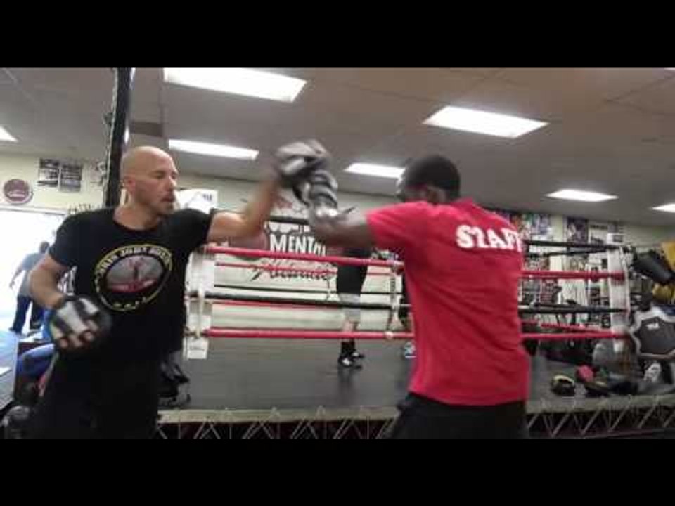 future champ sharif coleman working  EsNews Boxing
