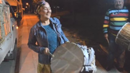 Mahalleliyi Sahura Kadın Muhtar Kaldırıyor