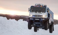Rally Truck di Atas Salju