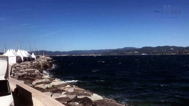 Le mistral souffle dans le Golfe de Saint-Tropez.