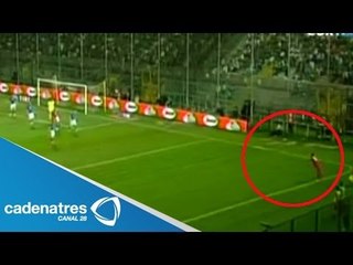 ¡ENTÉRATE! Jugador de Luxemburgo realiza el peor saque de banda en la historia del futbol