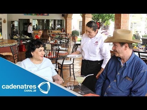 Carmen Salinas visita el rancho de Vicente Fox / Carmen Salinas visits the ranch Vicente Fox