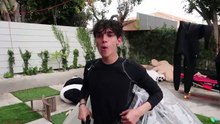 TWINS STUCK IN GIANT BUBBLE BALL!-Pp0Fo
