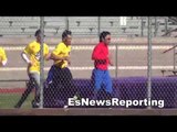 exclusive manny pacquiao running on track in las vegas for mayweather fight - EsNews