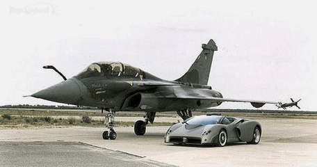 Lamborghini Pregunta V12 races fighter jet