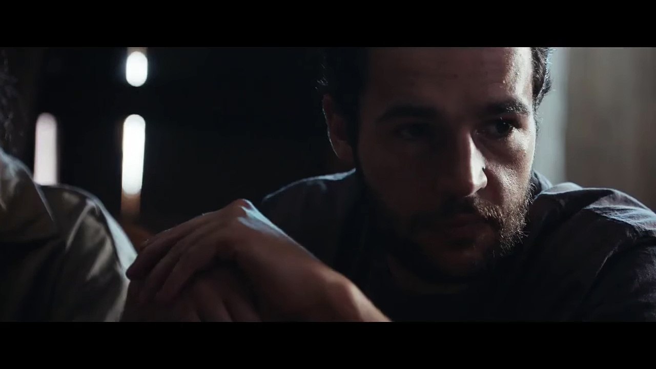 IT COMES AT NIGHT - Routine