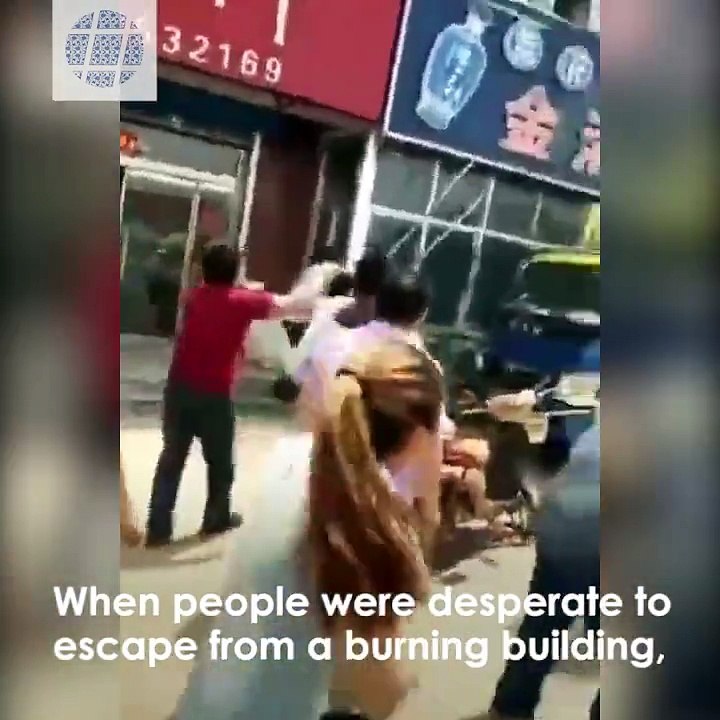 Un camion remplit de pois sauve des gens d’un incendie