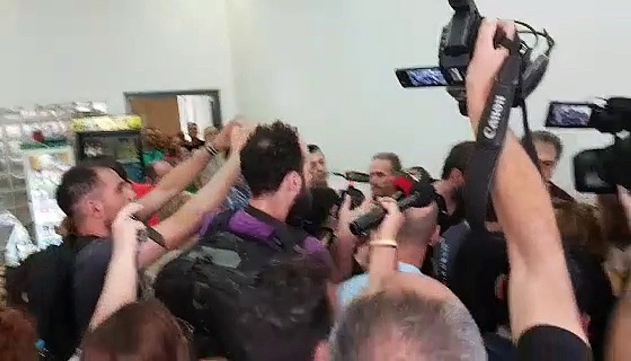 Ένταση στο Ειρηνοδικείο για τους πλειστηριασμούς