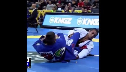 Rômulo Barral tem pé deslocado por Patrick Gaudio