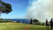 Plusieurs canadairs effectuent des largages au-dessus d'un incendie à Ramatuelle