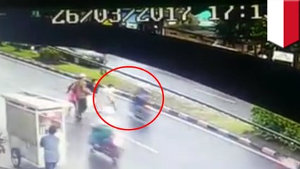 무단횡단을 하면 안돼요! 끔찍한 여아 뺑소니 사건 영상, 카메라에 잡혀
