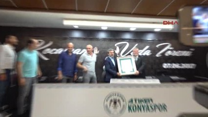 Download Video: Aykut Kocaman'a, Konyaspor'dan 'Kocaman Veda Töreni'