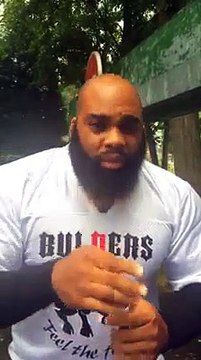 Une bagarre générale entre un internaute et la personne qui l'a menacé sur internet