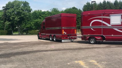 COUP DE CHAPEAU A LA FAMILLE CAPLOT ! 1/3