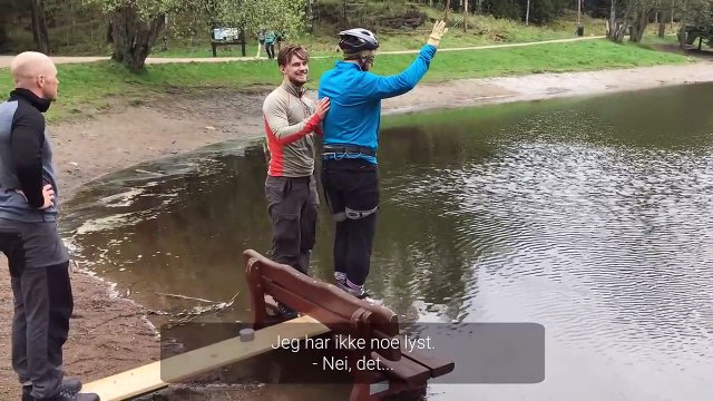 Le plus beau saut à l'élastique pour un EVG... Blague énorme