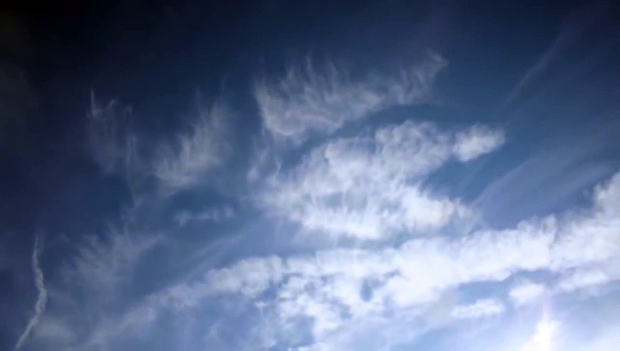 Clouds and Blue Sky (HD)