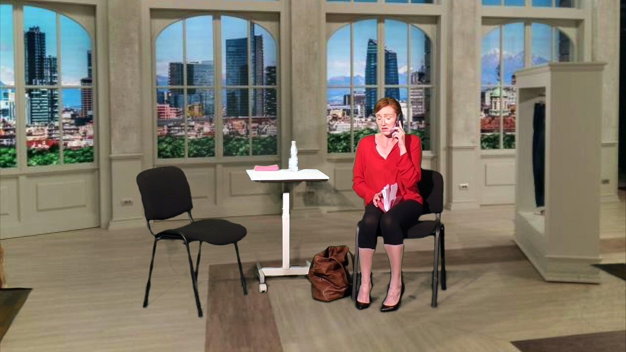 La ragazza multimediale sconnessa