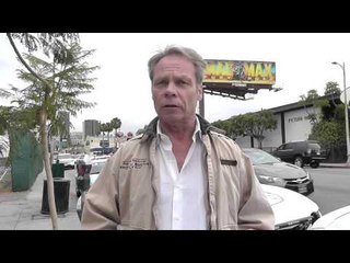 Mark Wahlberg visits manny pacquiao in camp for mayweather fight  EsNews