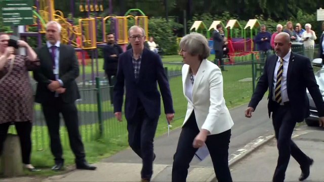 URGENTE: May gana elecciones y pierde mayoría absoluta (sondeo)