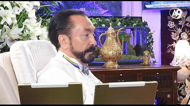 İngiliz derin devleti münafıkları kullanarak devletin içine sızıyor. Gülen terör örgütünü tehlikeli hale getiren de İngiliz derin devletidir