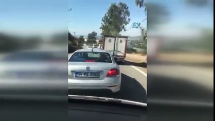 Ambulansa Yol Vermemek İçin Elinden Geleni Yaptı
