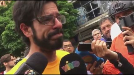 Diputado Miguel Pizarro llora muerte de joven de 17 años en protesta en Venezuela