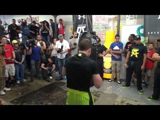 canelo alvarez working heavy bag - EsNews boxing
